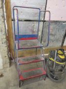 Metal frame mobile steps, 3 tread, height: 1.4m