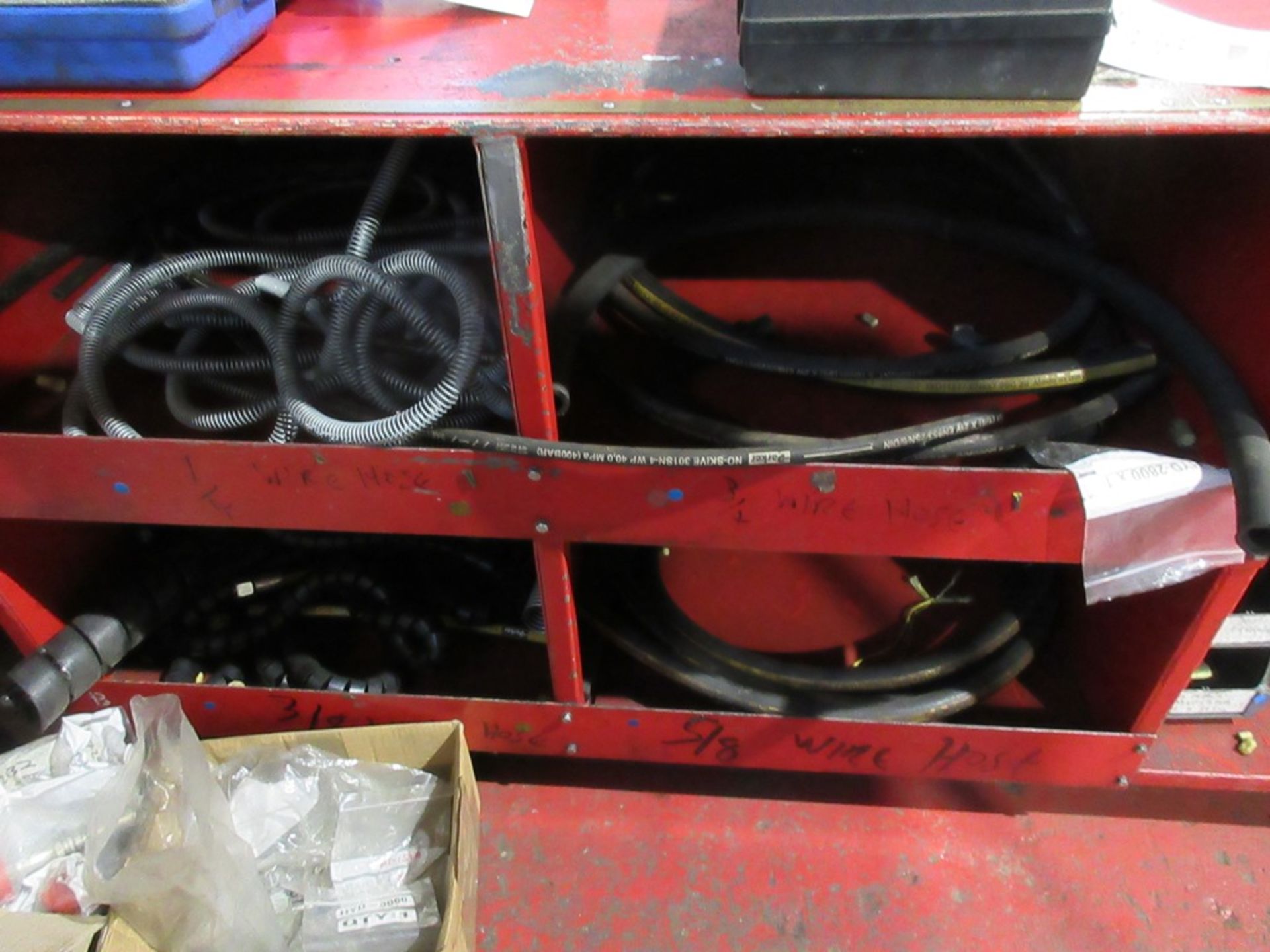 Two Multi-compartment parts racks & contents of hydraulic fittings & quantity of hydraulic hoses - Image 5 of 7