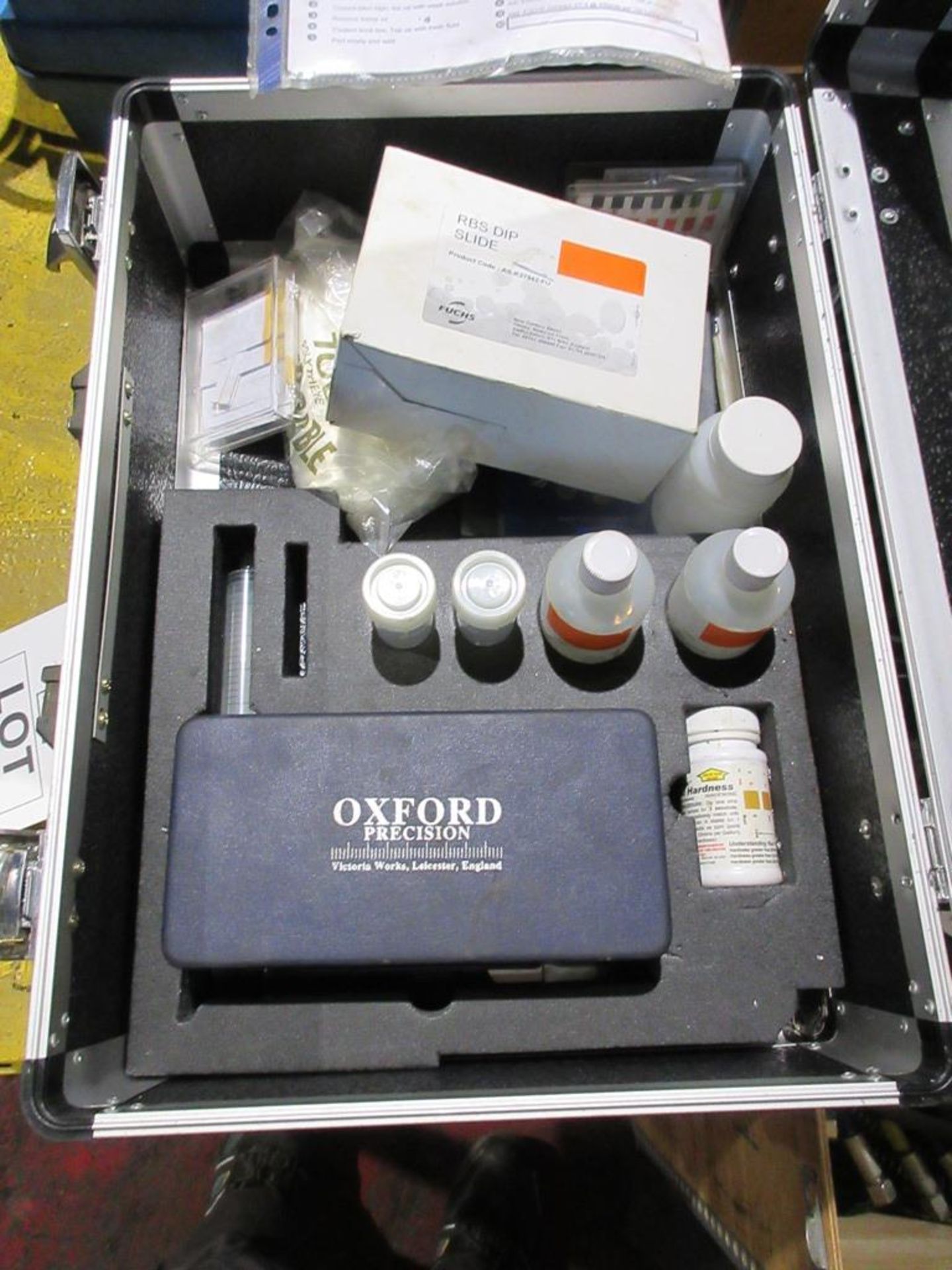 Cutting fluid test kit with case