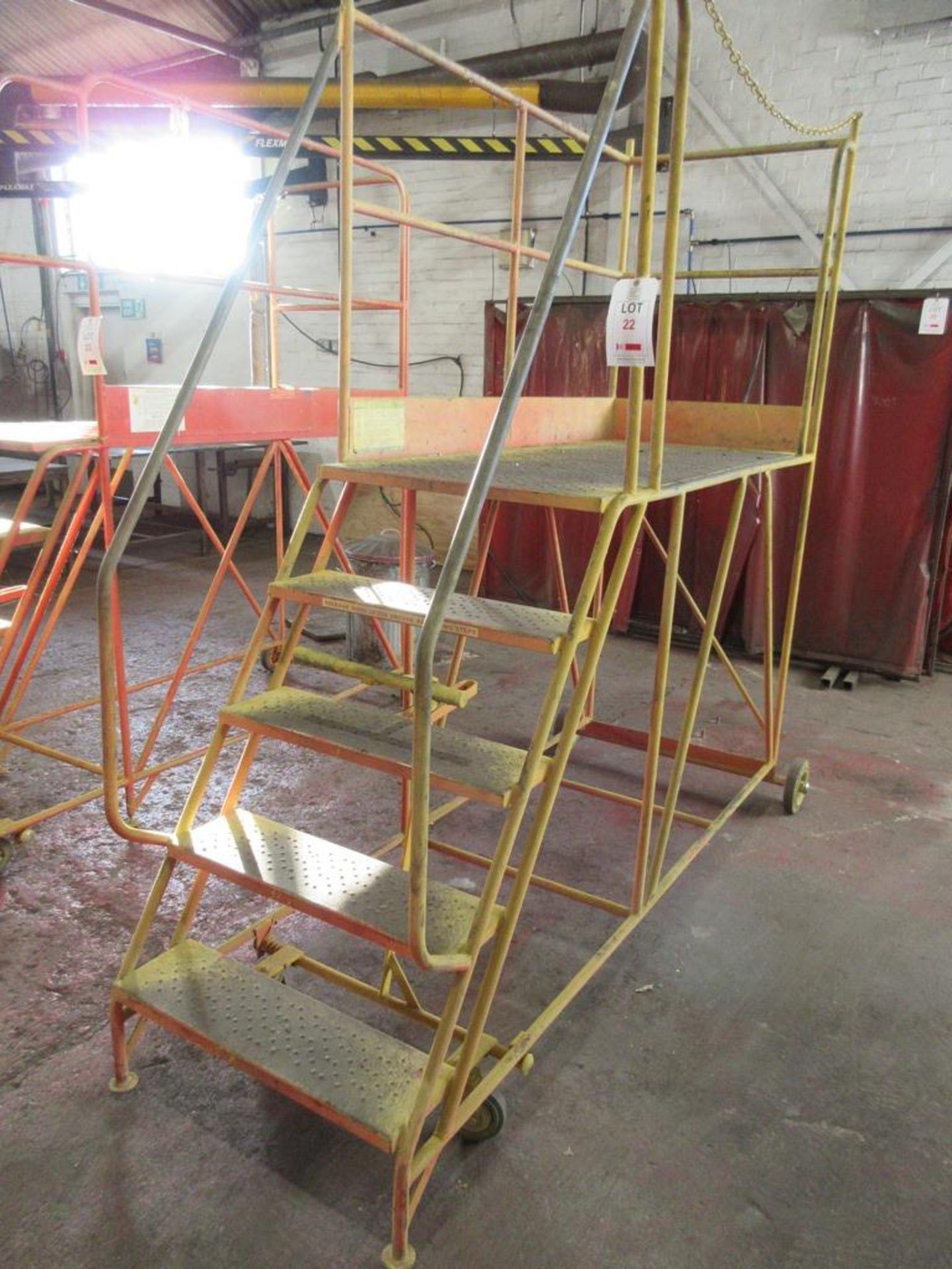 Mobile work platform, approx.: 1600mm x 700mm platform height approx. 1250mm - Image 3 of 4