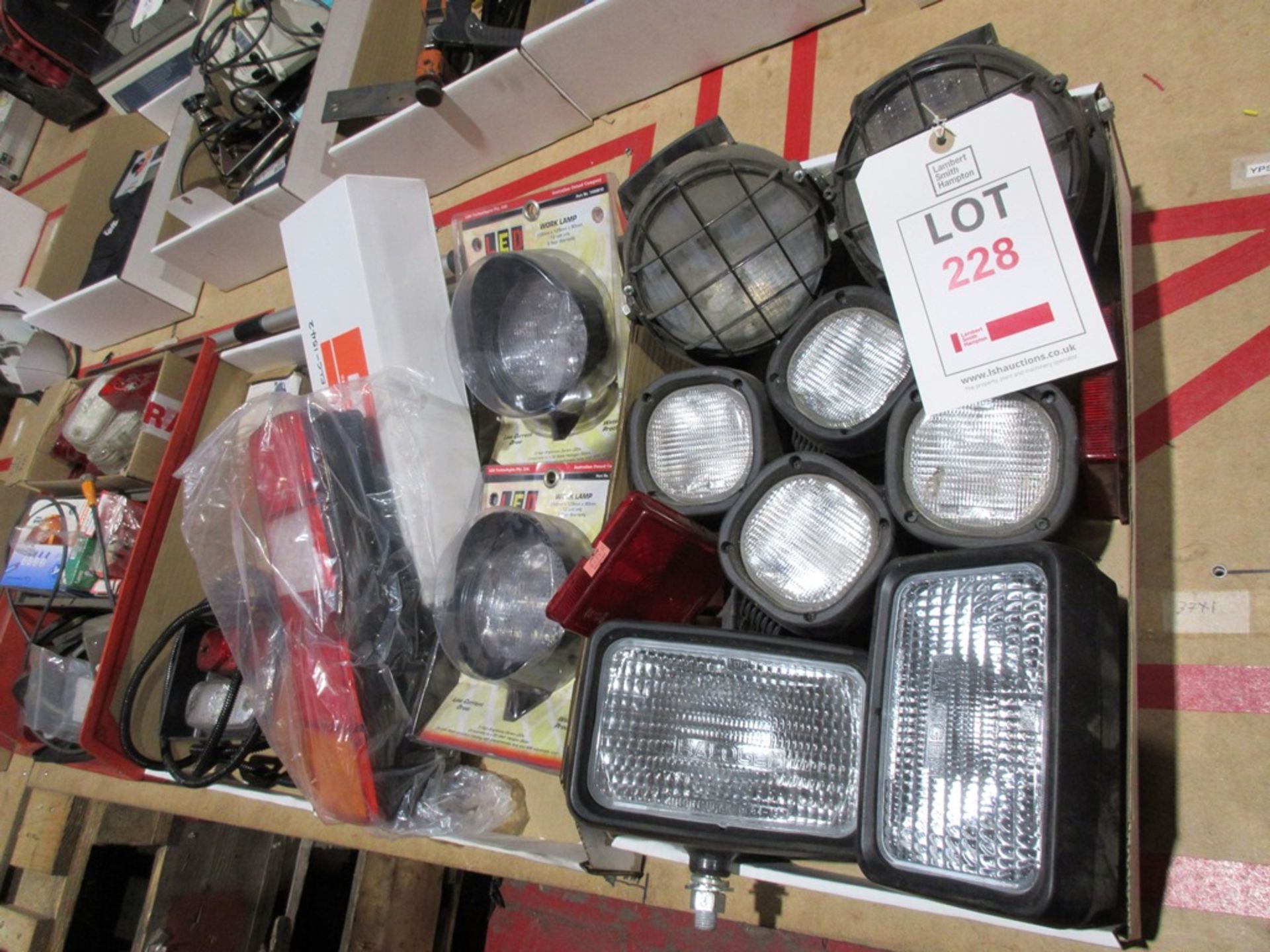 Quantity of various vehicle lights - Image 2 of 3
