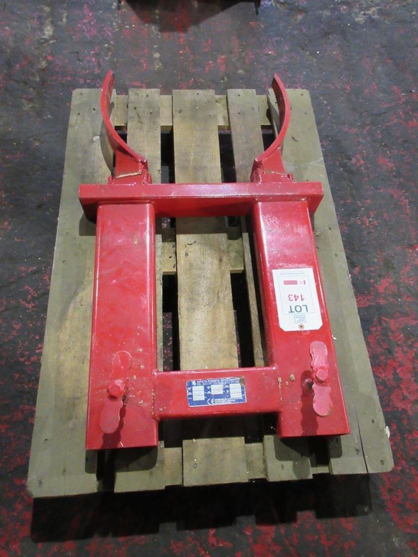 INVICTA fork lift drum lifting attachment - capacity 500kg NB: This item has no record of Thorough - Image 2 of 4