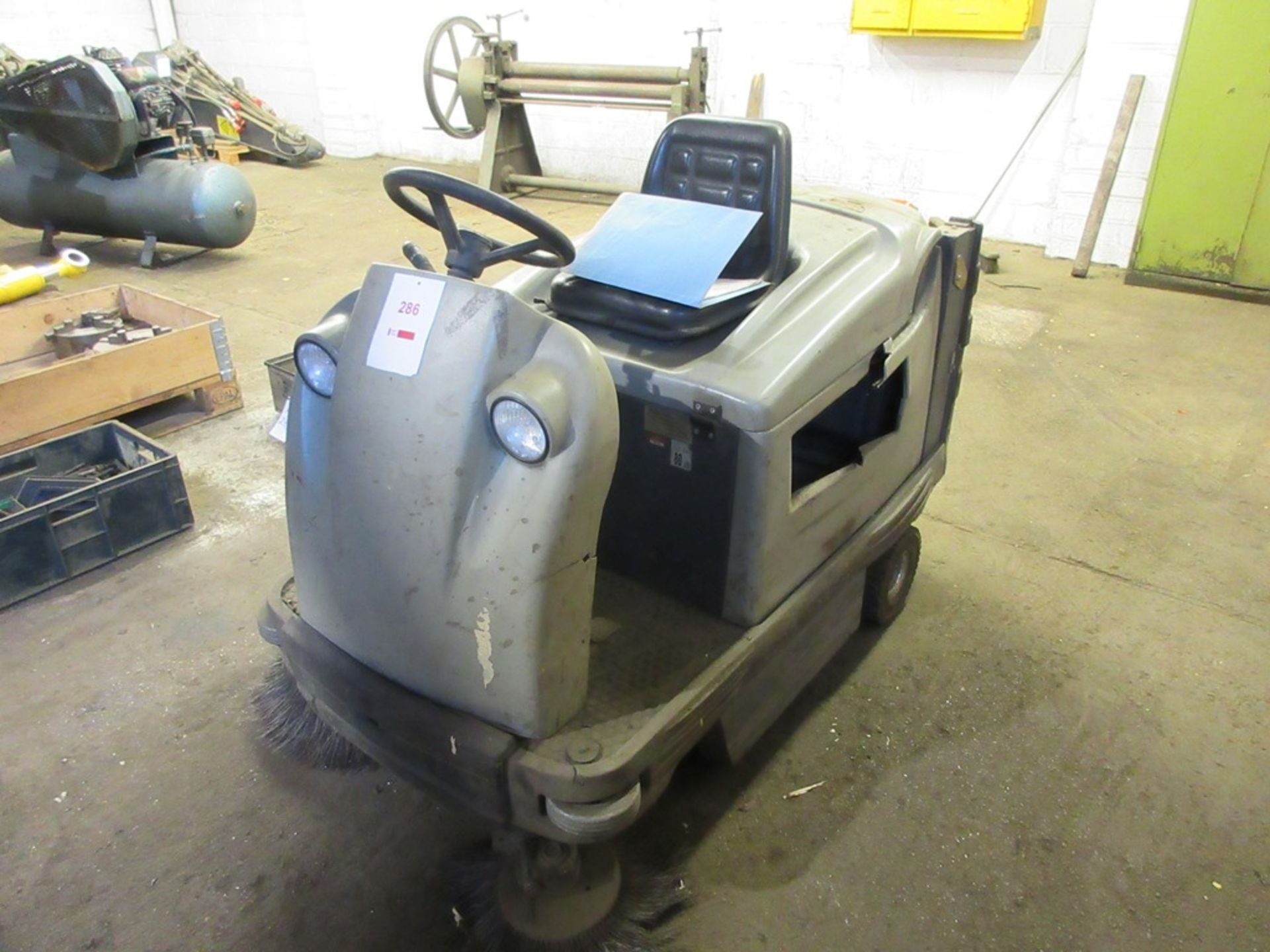 Ride on floor Sweeper, model 12021JP - spares or repair - Image 2 of 5