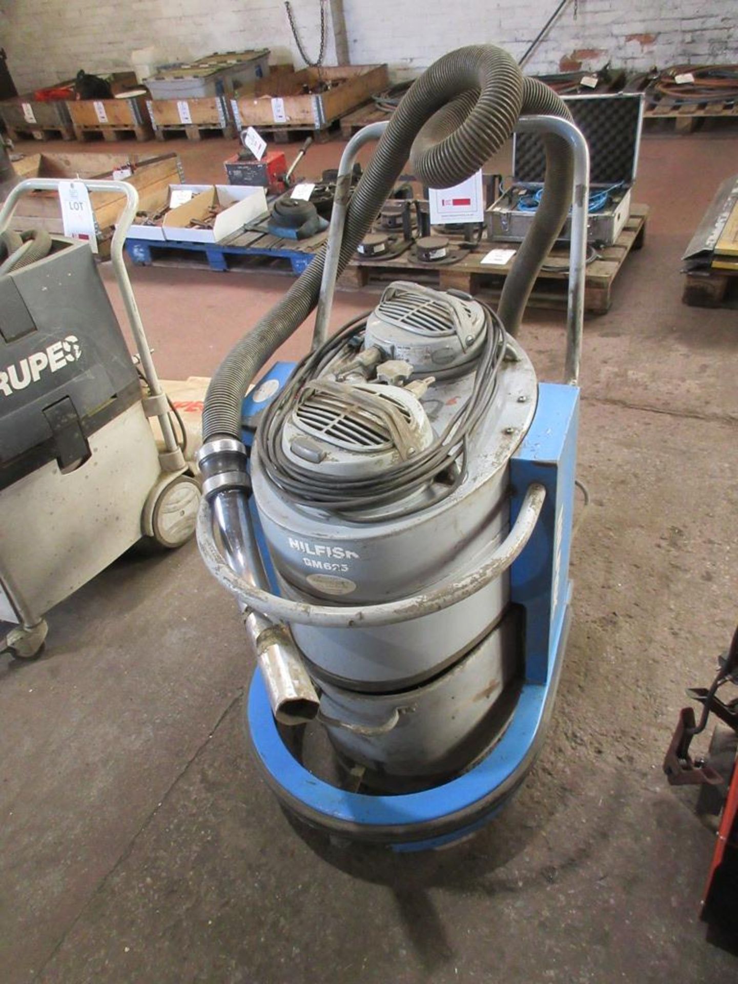 NILFISK vacuum cleaner, Model GM 625 240V - Image 2 of 4