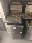 iMettos single tank twin basket freestanding fryer (Located Northampton)