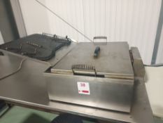 MKN deep fat fryer (Located Cleobury Mortimer, Shropshire)