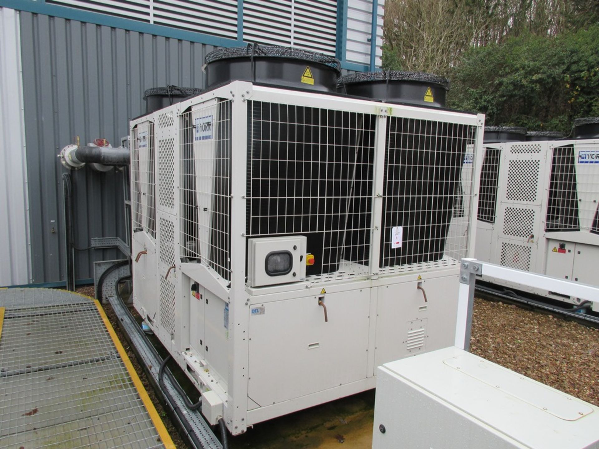 A York YMPA0260PJ50 air cooled chiller heat pump, Serial Number. 50532E11202899 (2021) A work Method - Image 6 of 9