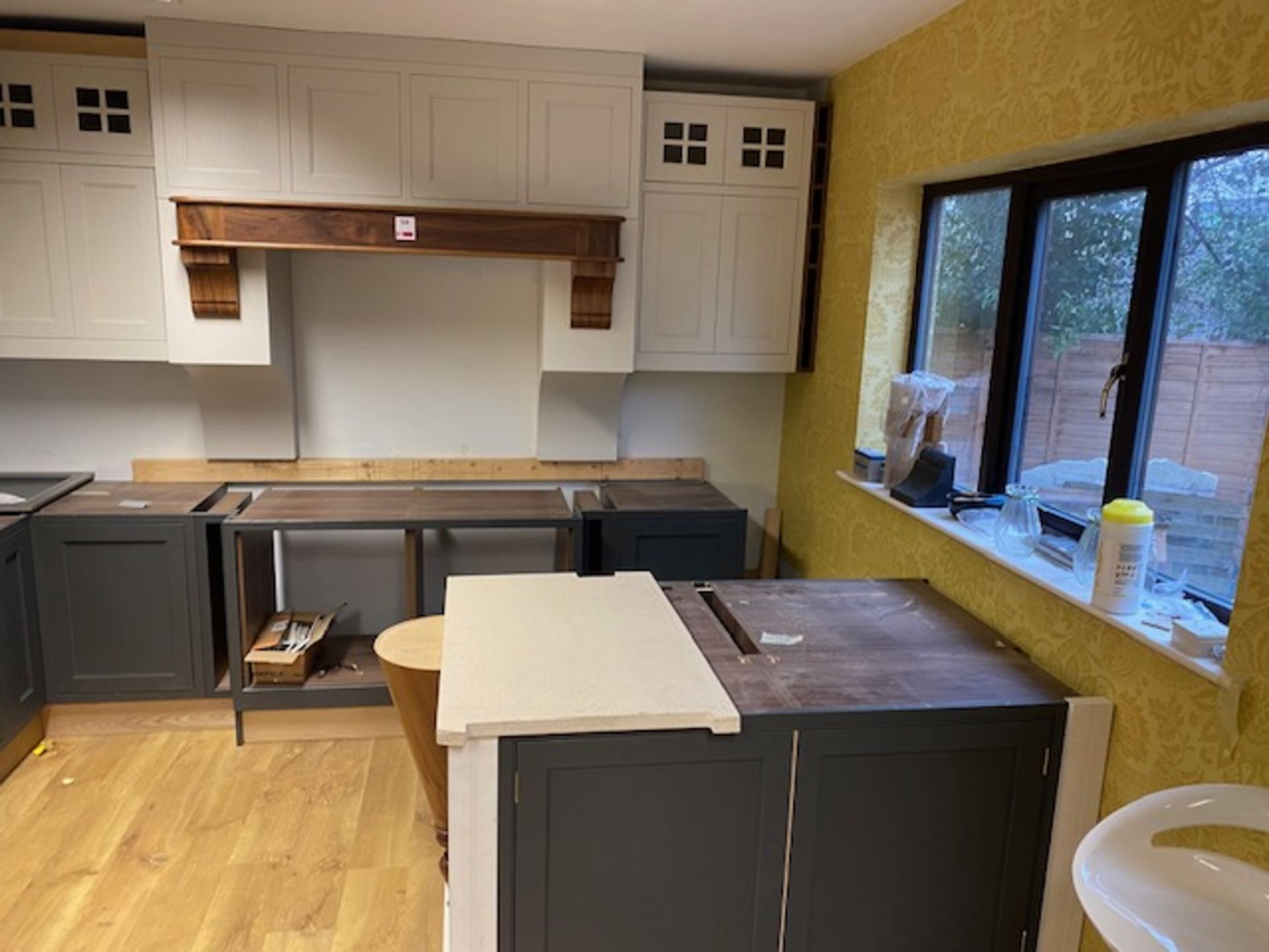 Part built display kitchen (as lotted, please note that appliances are not included) - Image 2 of 9