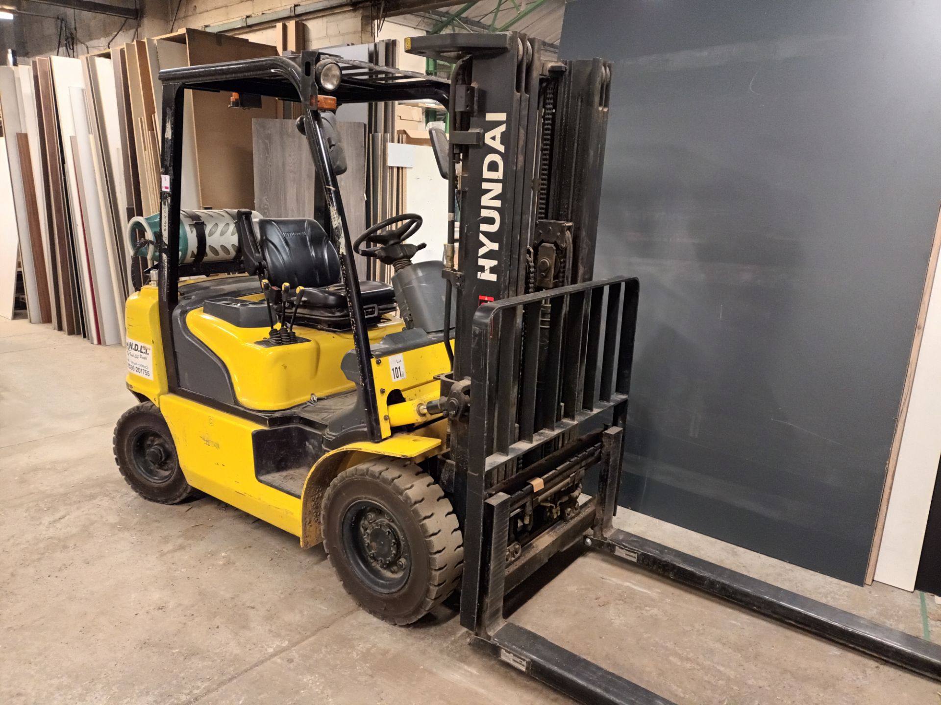 Hyundai 25L-7A LPG forklift truck (2011) with 2,430 hours *DELAYED COLLECTION* - Image 4 of 9