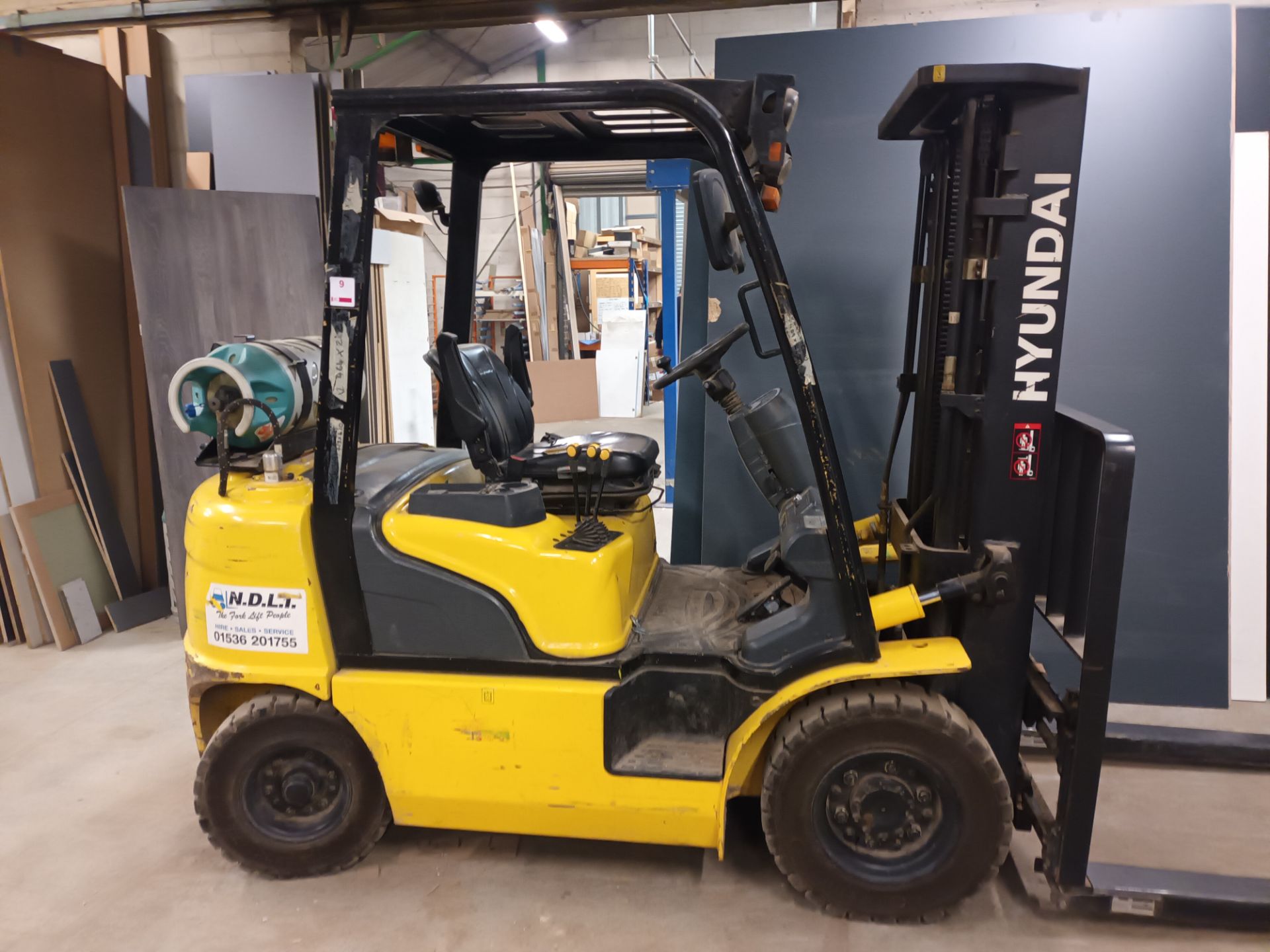 Hyundai 25L-7A LPG forklift truck (2011) with 2,430 hours *DELAYED COLLECTION* - Image 5 of 9