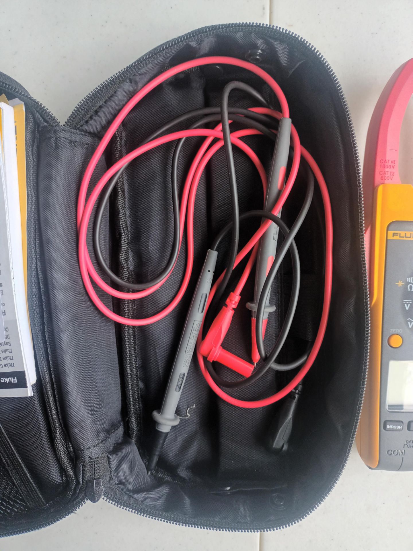 Fluke 374 True RMS Clamp Meter (Located Upminster) - Image 2 of 3