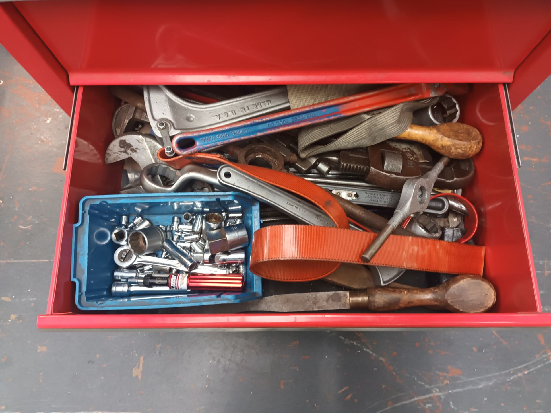 RS six drawer tool cabinet and contents comprising a quantity of handtools, socket sets etc. and Wat - Image 2 of 6