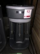 Hamilton Beach HMD400-UK commercial 3-station drink mixer