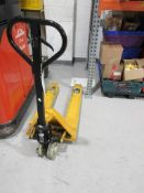 Hydraulic pallet truck, 2500kg NB: This item has no record of Thorough Examination. The purchaser