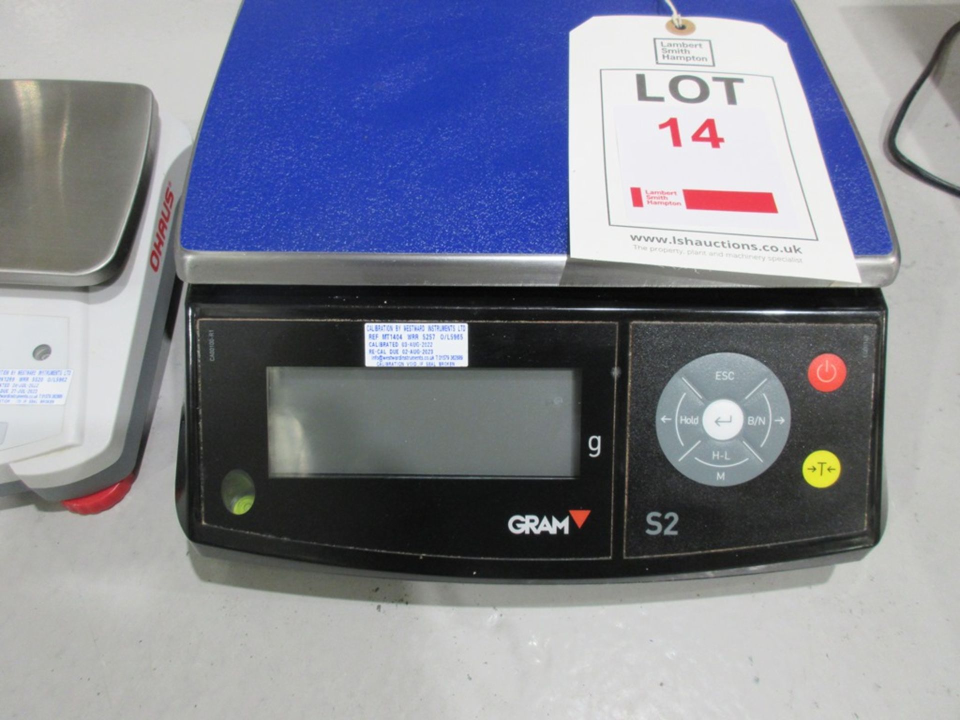 GRAM S2-15000 electronic bench top weighing scales, serial no. 0000366499 and OHAUS NV221 electronic - Image 2 of 3