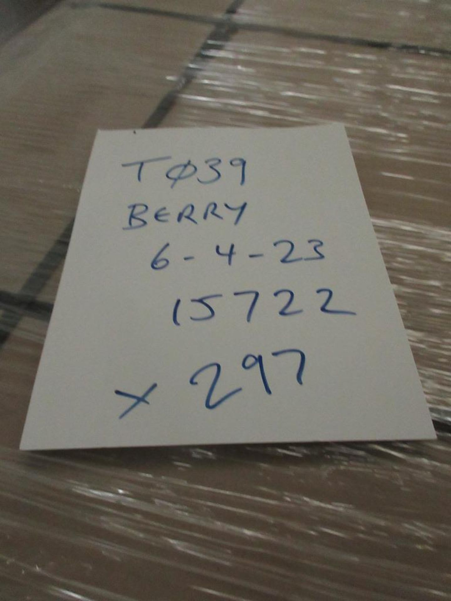 Pallet of 301 boxes x 35 x 20g Fru Crew Bouncy Berry fruit oat bars - expiry April 2023 - Image 3 of 3