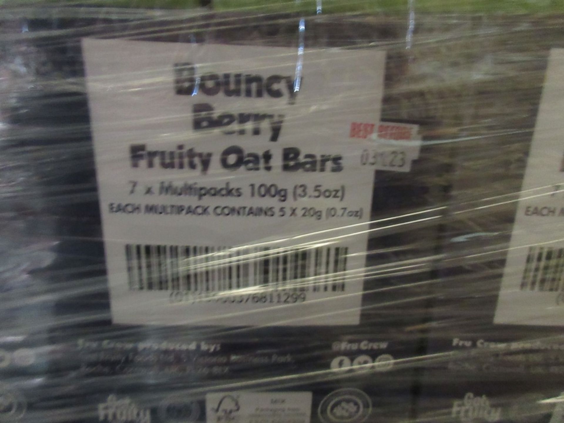 Pallet of 301 boxes x 35 x 20g Fru Crew Bouncy Berry fruit oat bars - expiry July 2023 - Image 2 of 3