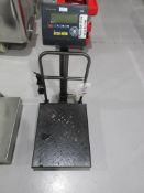 Turier i30 electronic weighing scales, serial no. 1710166