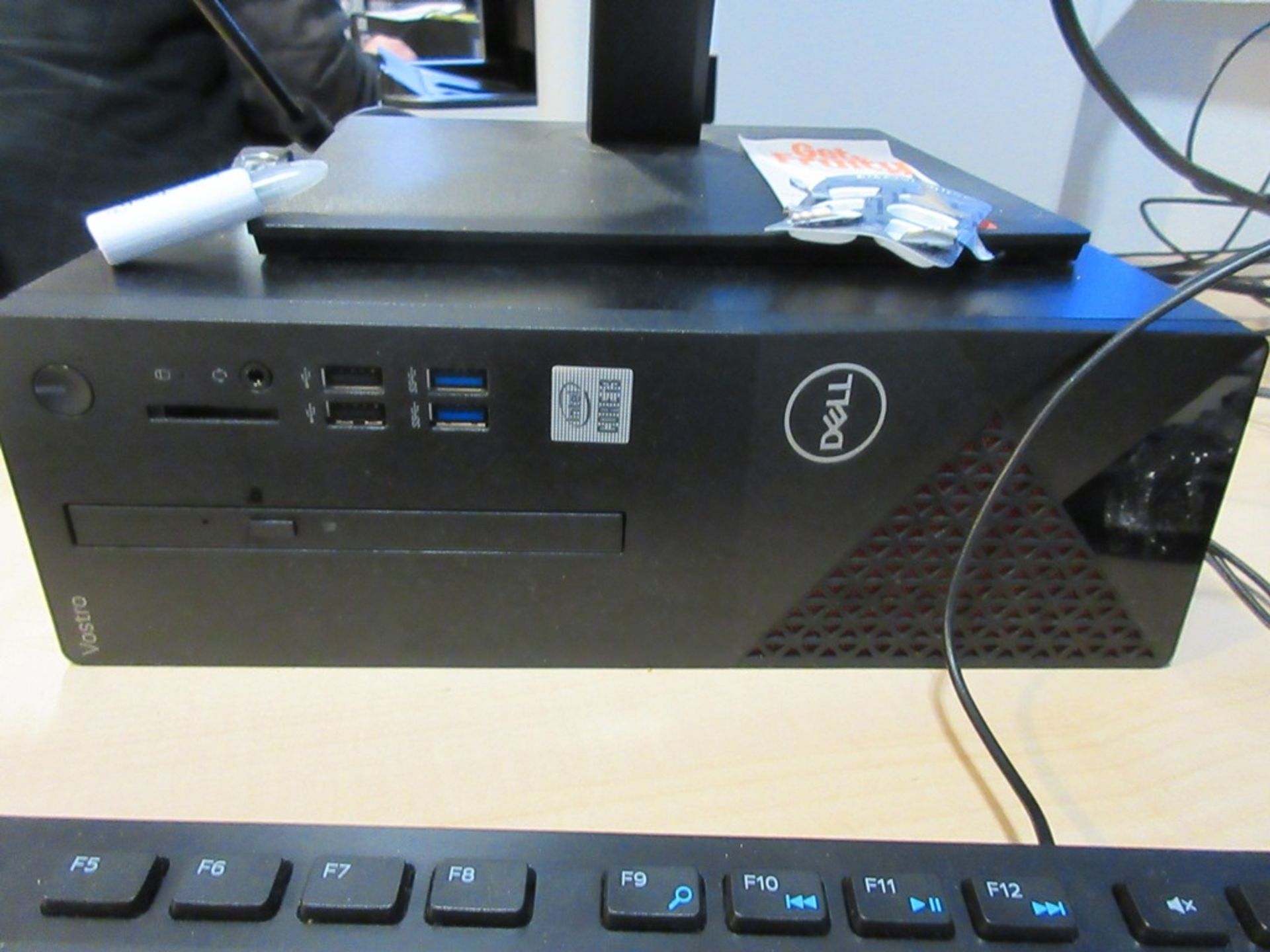 Dell Vostro Core i3 computer system with 21" Hanns-G flat screen, keyboard, mouse - Image 3 of 4