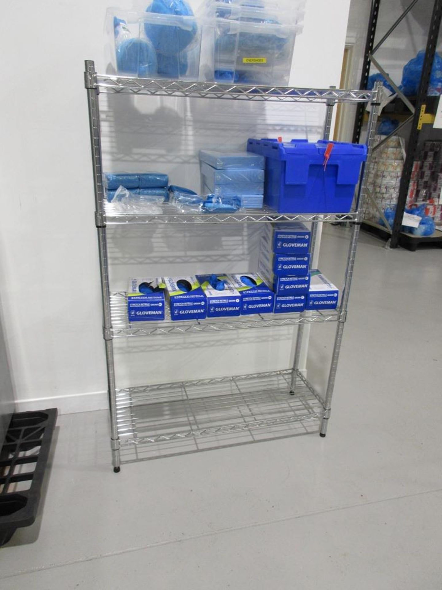 Four various chrome 4 shelf racks, 2 x 900mm x 300mm x H: 1800mm / 2 x 900mm x 300mm x H: 1500mm - Bild 3 aus 3