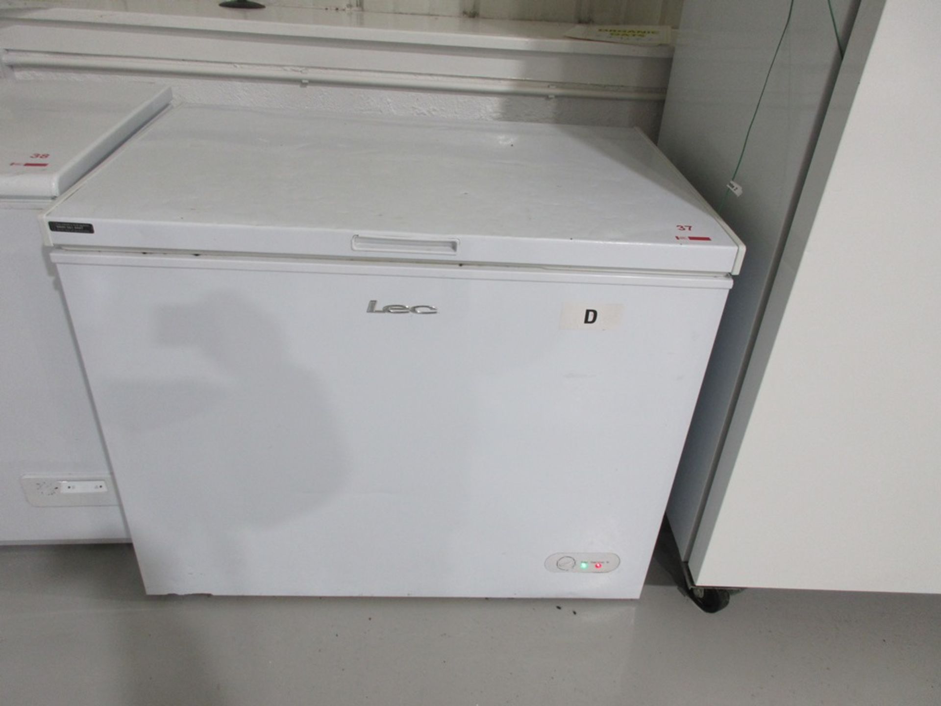 Lec chest freezer, 1000mm x 700mm x 840mm