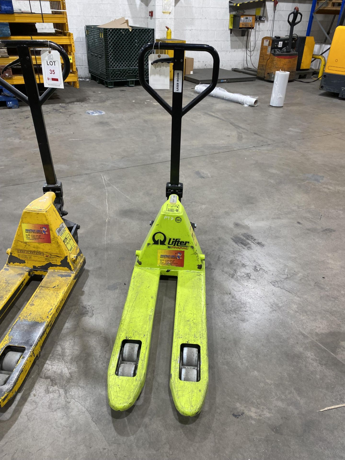 Hydraulic pallet truck