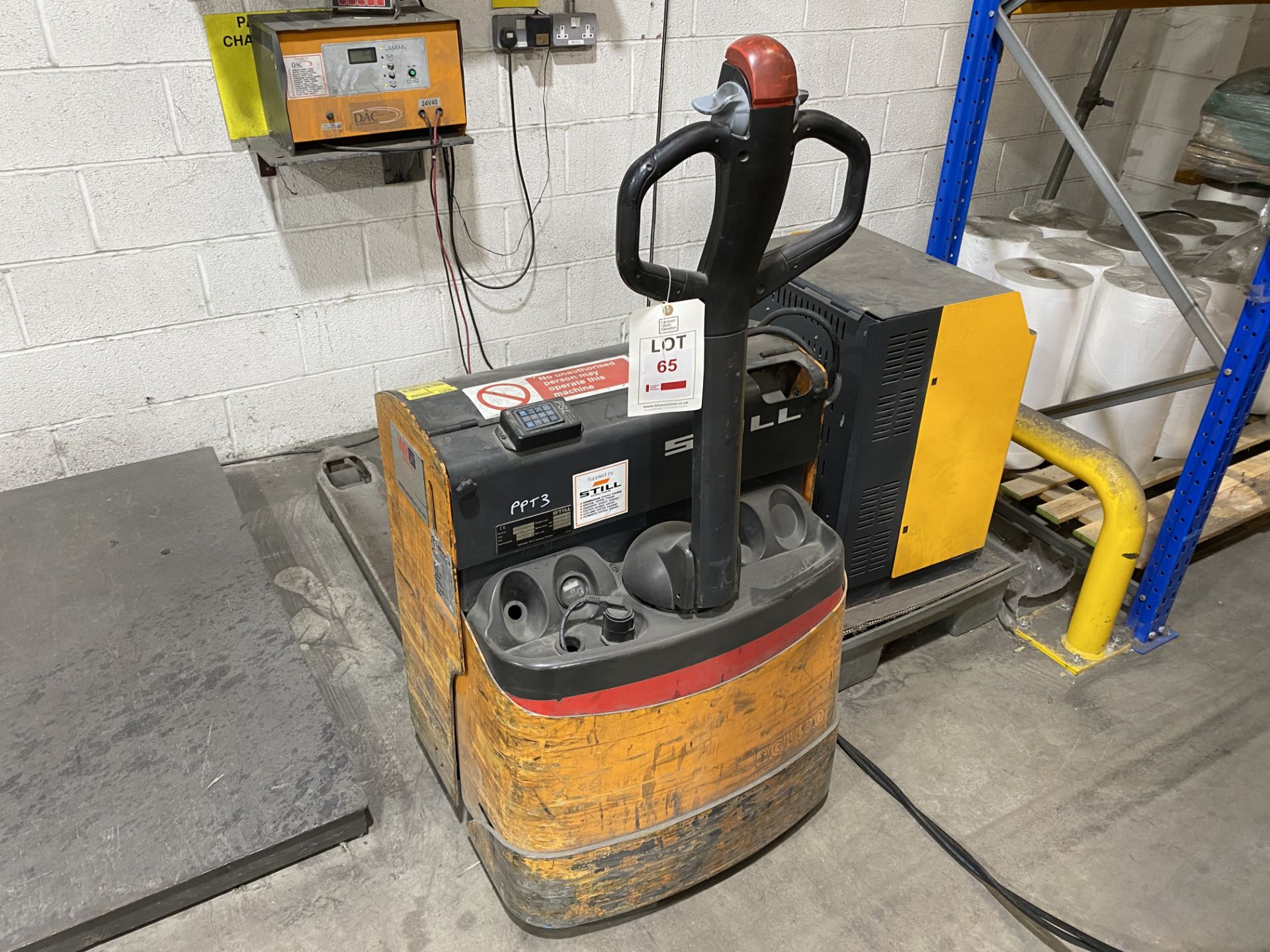 Still battery operated pedestrian pallet truck, type FGU20, serial no. 710119020422 (2000) with