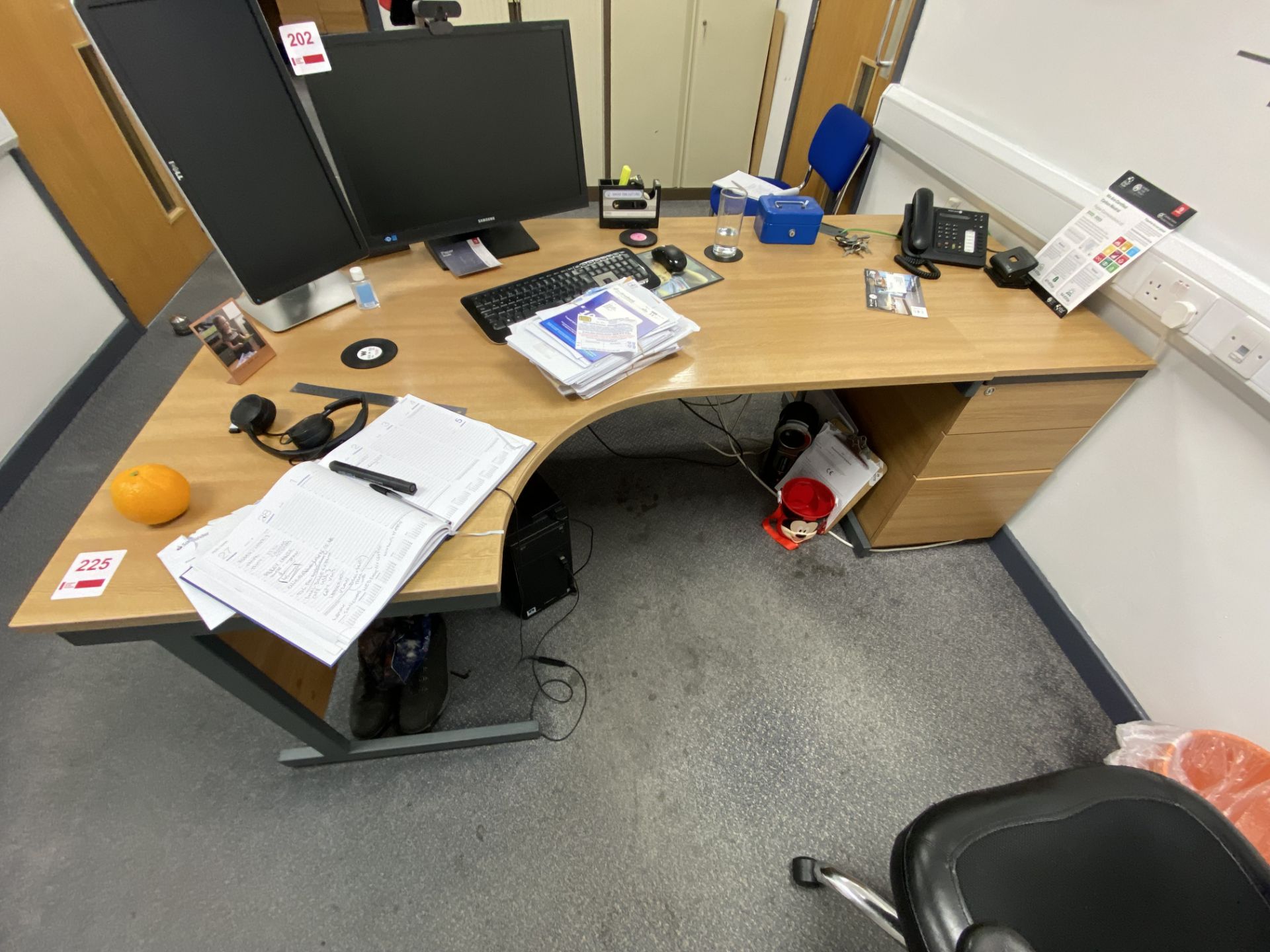 Two wood effect corner desks, one wood effect desk with built in drawers, four wood effect - Image 4 of 5