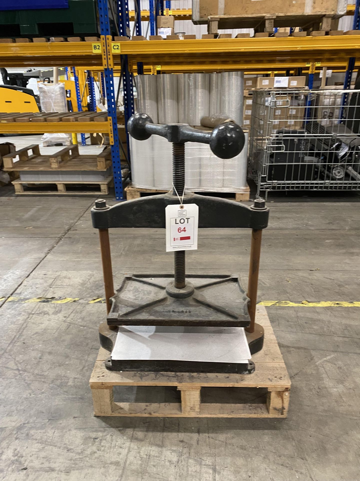 Hand screw press, 18" x 12"