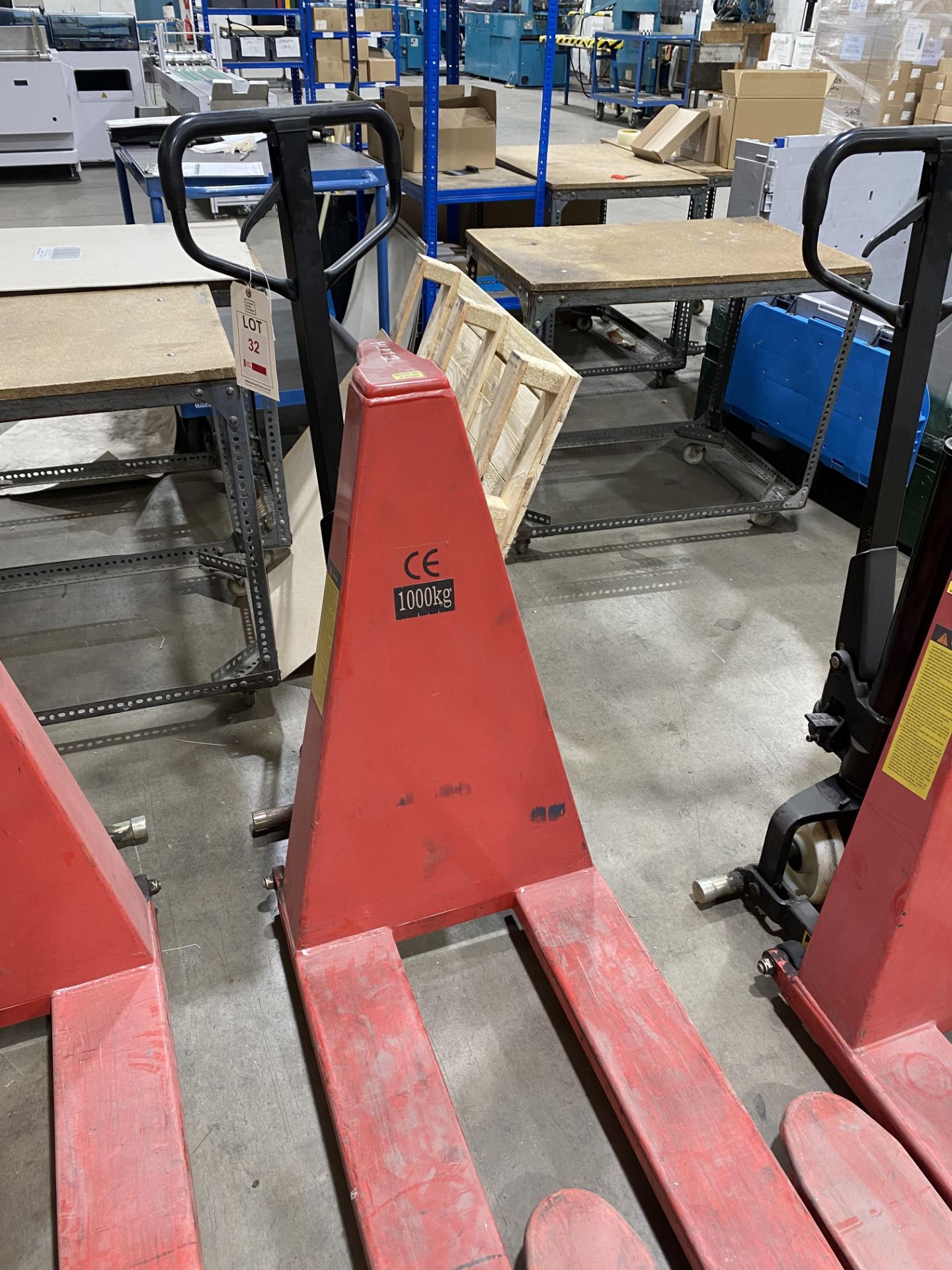 Hydraulic high lift pallet truck (Please note: This lot has no record of Thorough Examination (