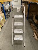 4-step step ladder