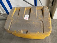 Plastic outdoor grit box (Glasdon)