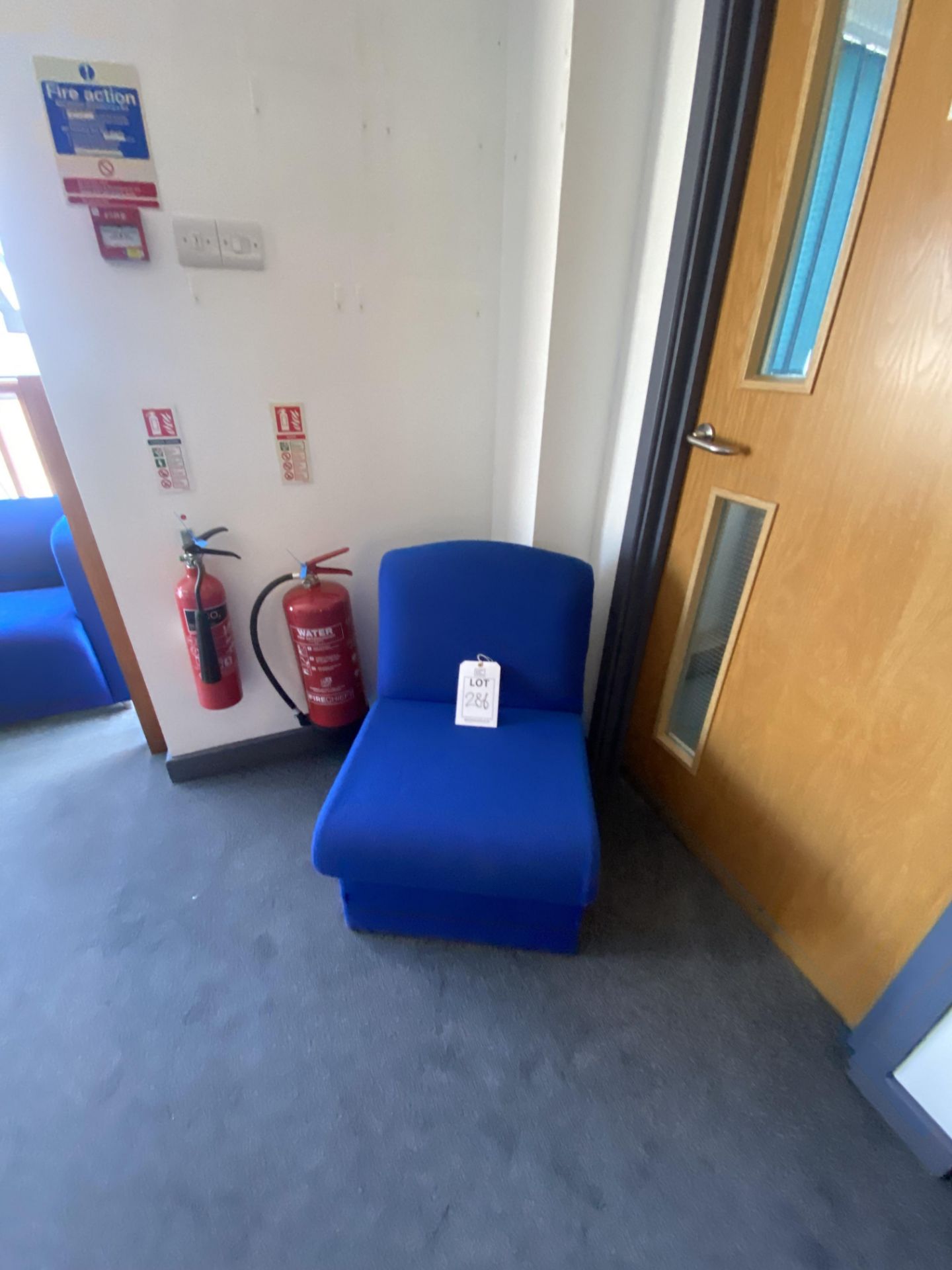 Office waiting room furniture, to include two blue single upholstered seats, two blue double - Image 2 of 7