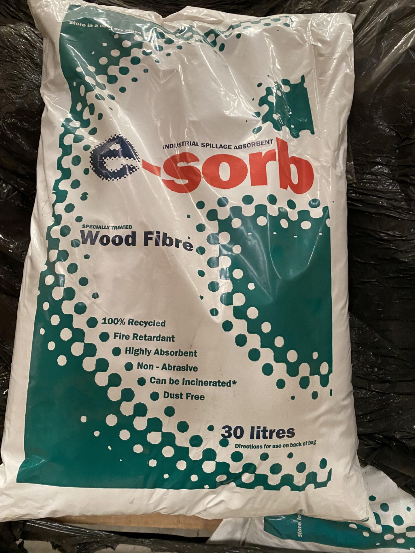 Part pallet of e-Sorb industrial spillage absorbent wood fibre, 30L bags - Image 3 of 4