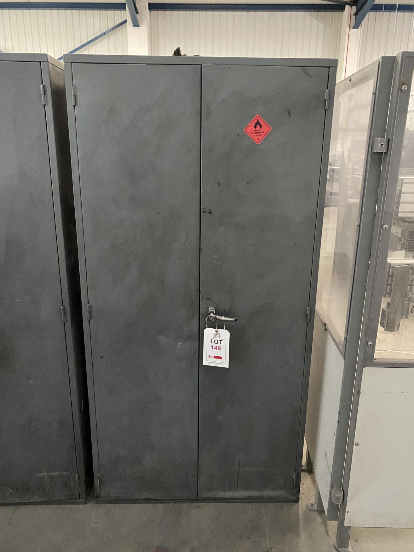 Metal storage locker, 2 door