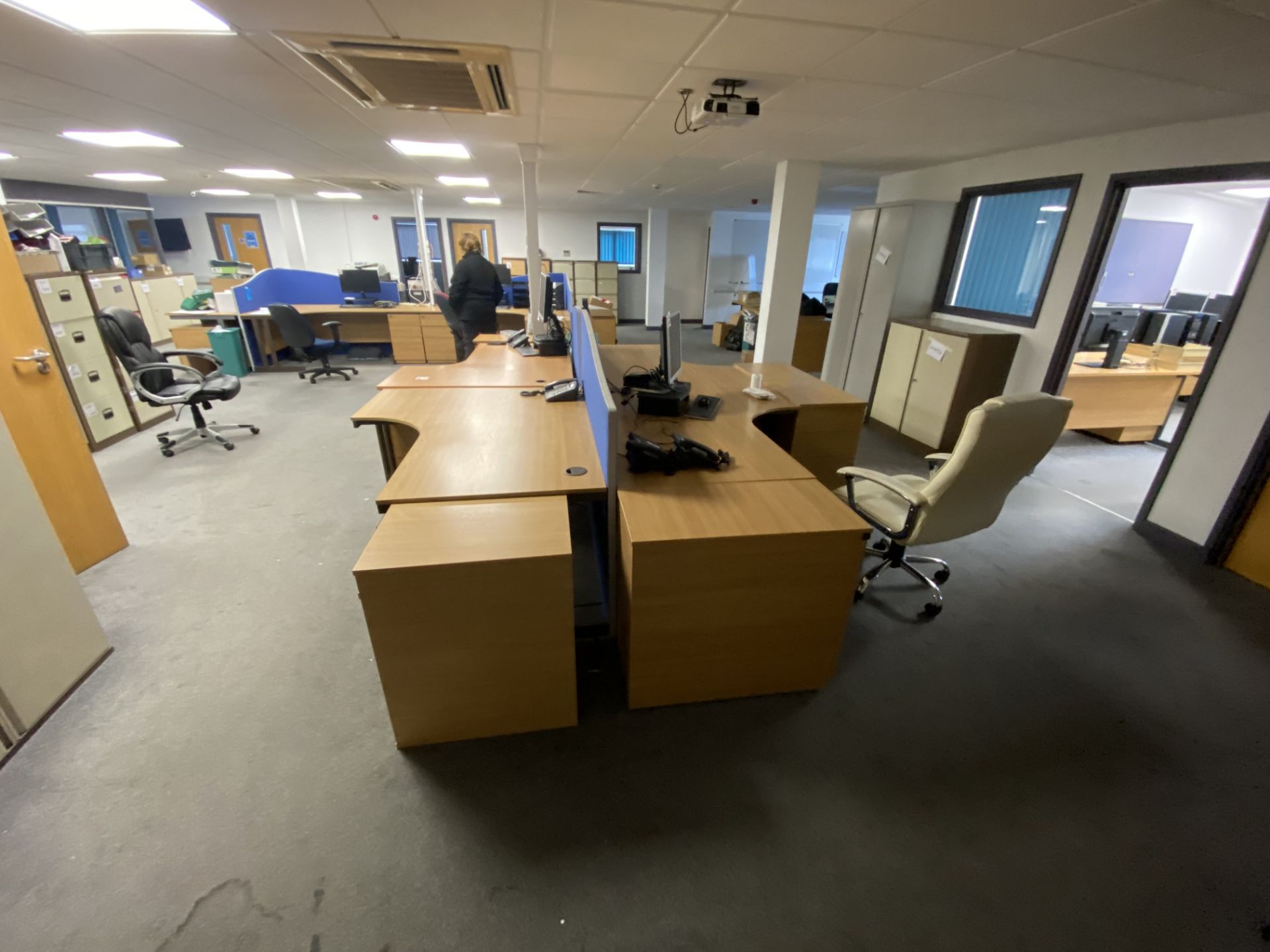 Four wood effect corner desks, six pedestal units, two dividers - Image 4 of 8