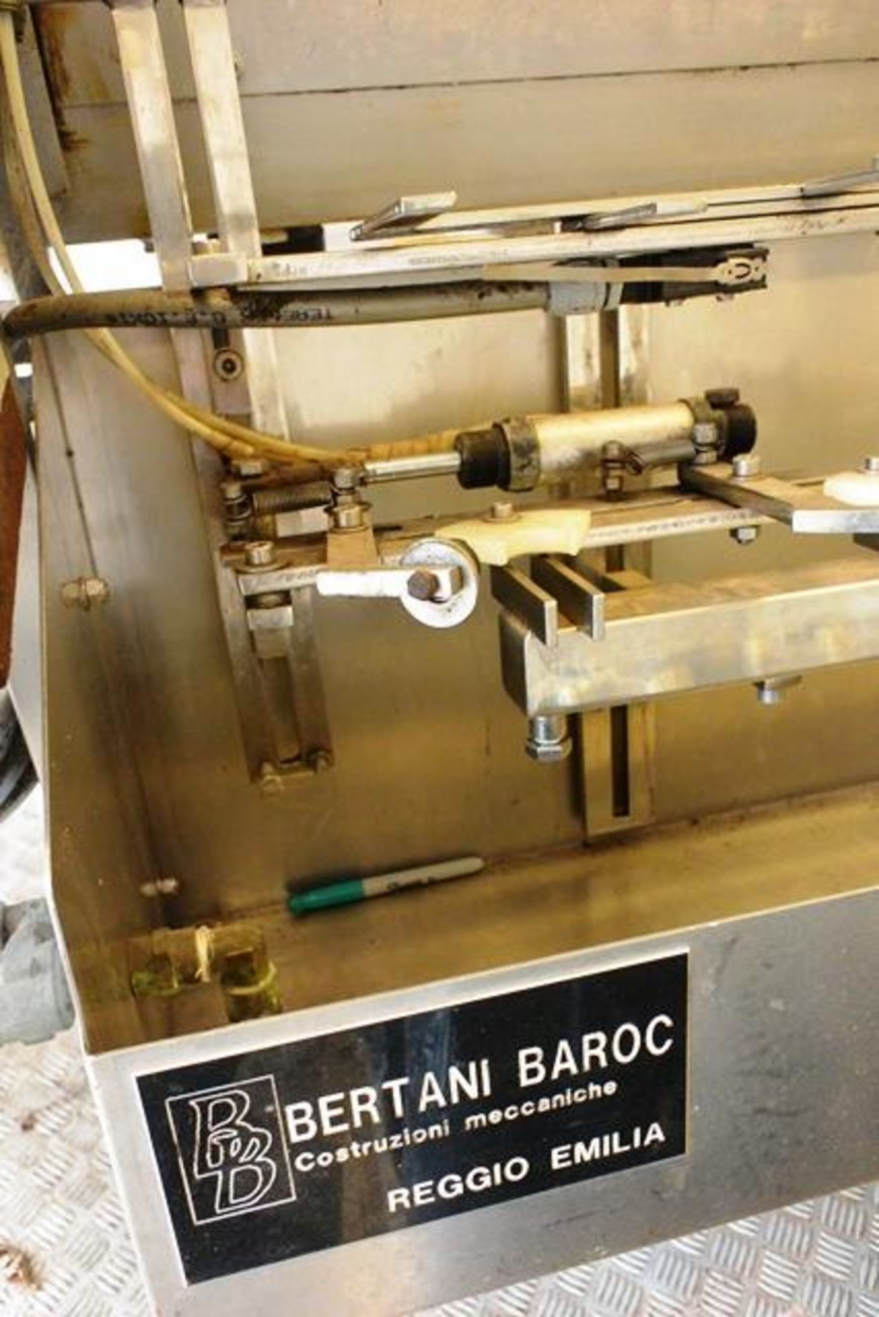 Bertani Baroc stainless steel 8 station bottle loader/washer, approx tray length 1750mm (3 phase) ( - Image 3 of 6