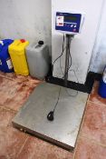 T Scale kw-M floor standing digital scale, serial no. 03126149014, max 60kg. This Lot is Located:
