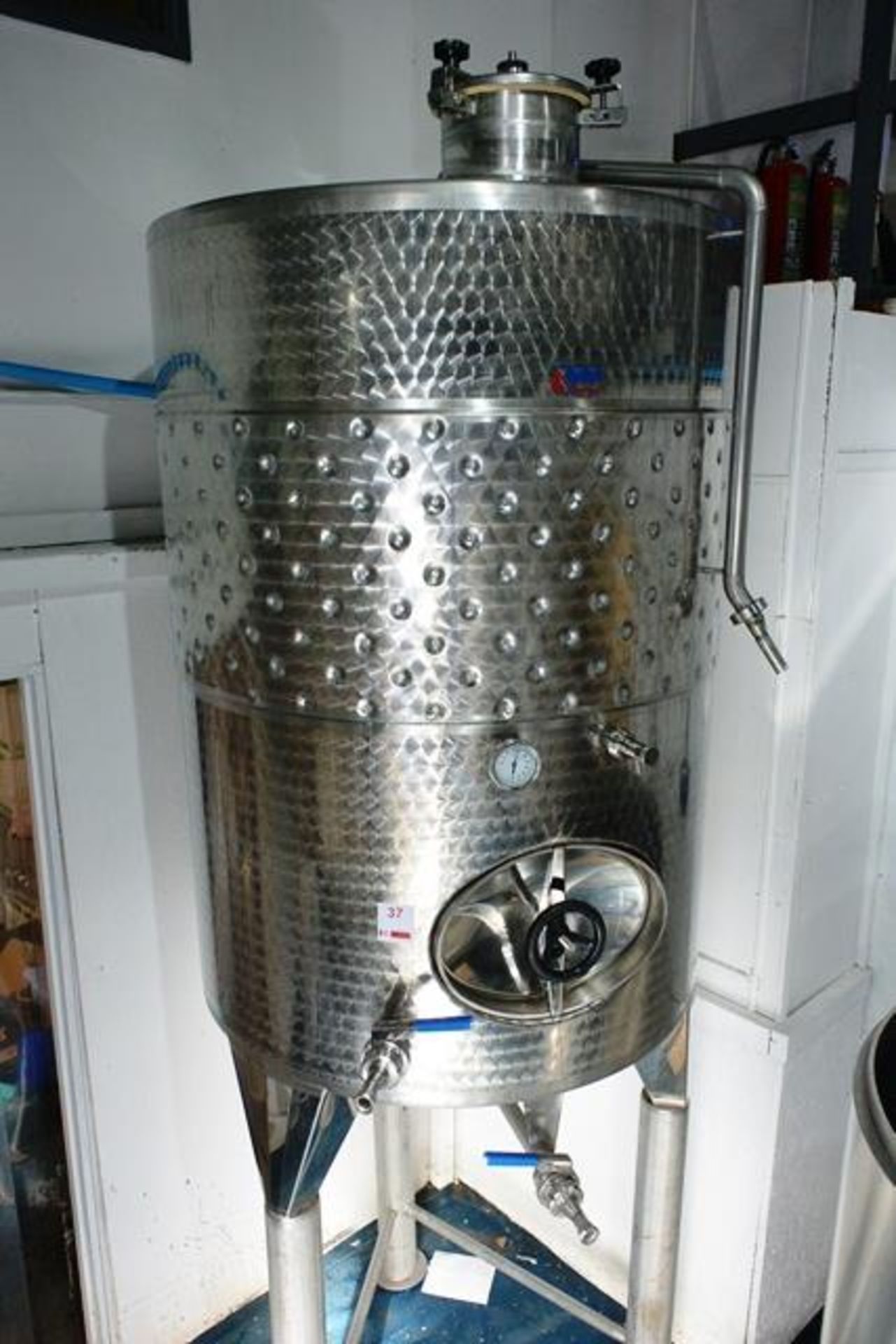 L-Inox stainless steel vertical cylindrical fermenting tank, part jacketed, side inspection lid, - Image 4 of 5