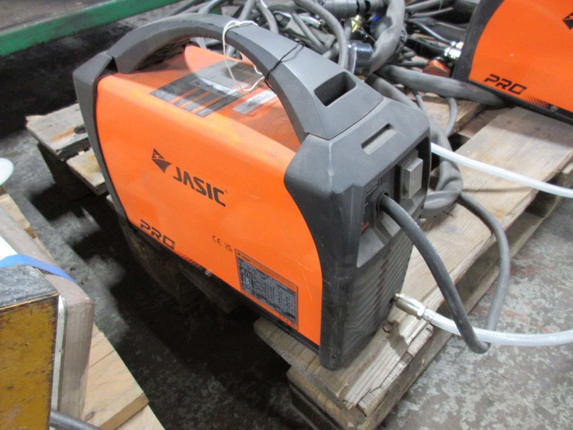 Jasic Pro 180 amp tig welding set, serial no. ENIEC60974-1