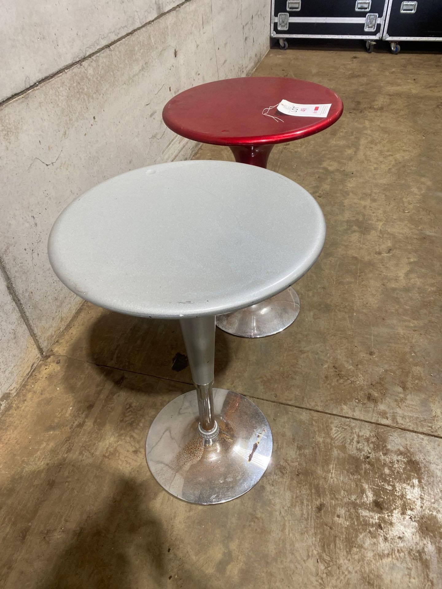 Two oche height adjustable tables (Located Milton Keynes) - Bild 3 aus 4
