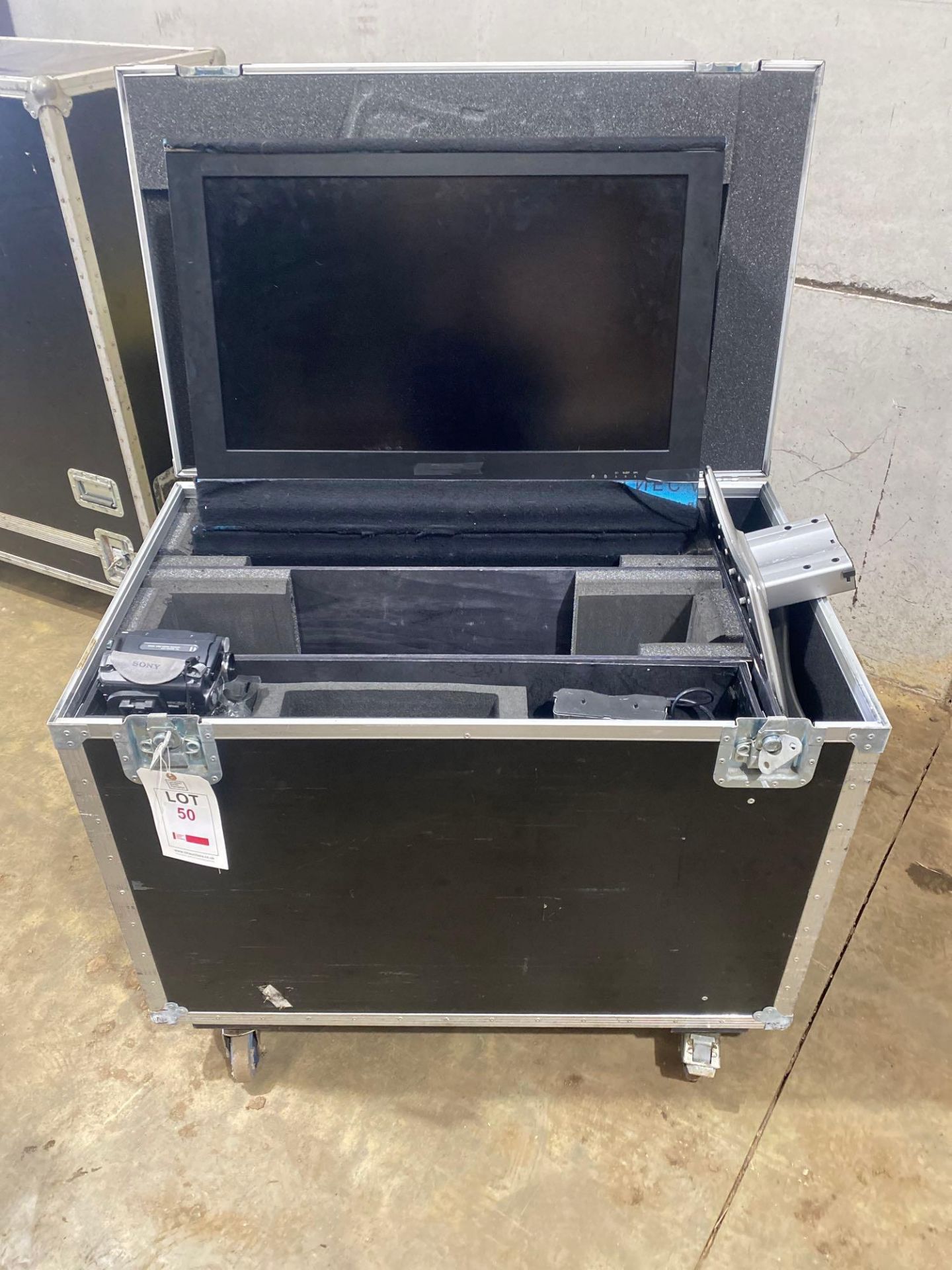 Mobile flight case comprising two Sharp LCD colour TV monitors model, LC – 32GD 0E, BENQ and Acer
