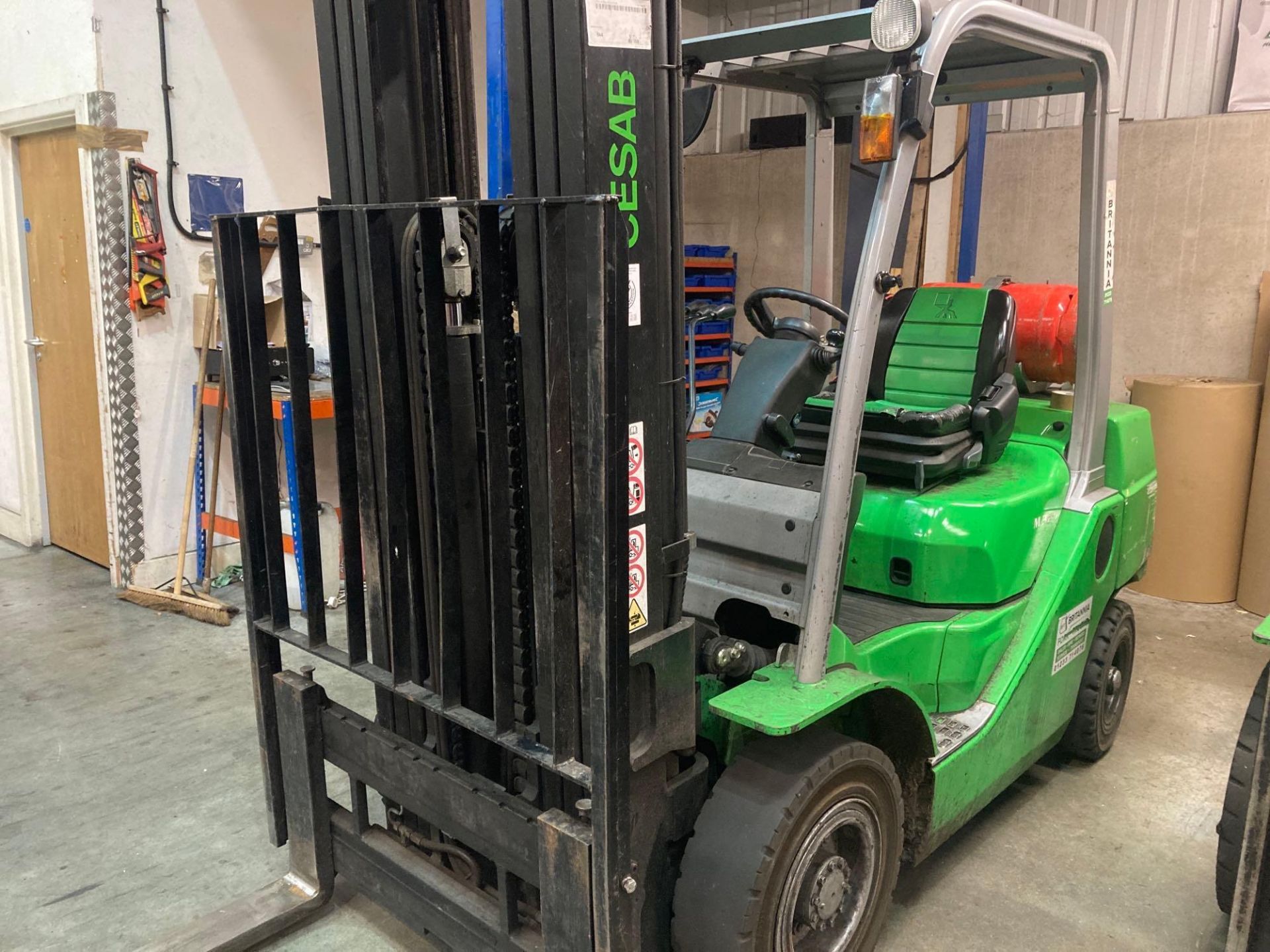 Toyota Cesab gas 2.5 tonne side shift forklift truck, Model: M325G DOM: 2016, Serial No. CE401778 - Image 7 of 10