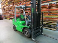 Toyota Cesab gas 2.5 tonne side shift forklift truck, Model: M325G DOM: 2016, Serial No. CE401778