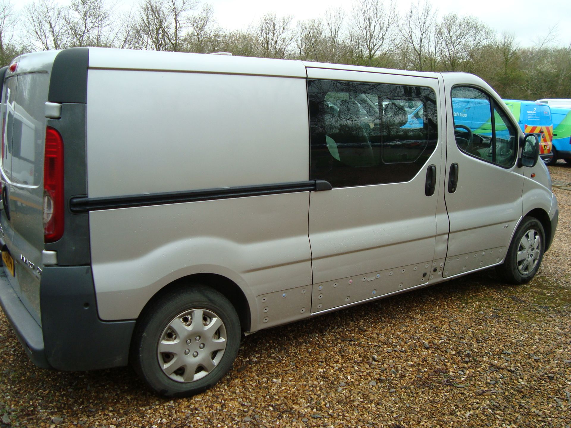 Vauxhall Vivaro 2900 CDTI 113 2.0 diesel long wheelbase six seat crew cab panel van - Image 9 of 14