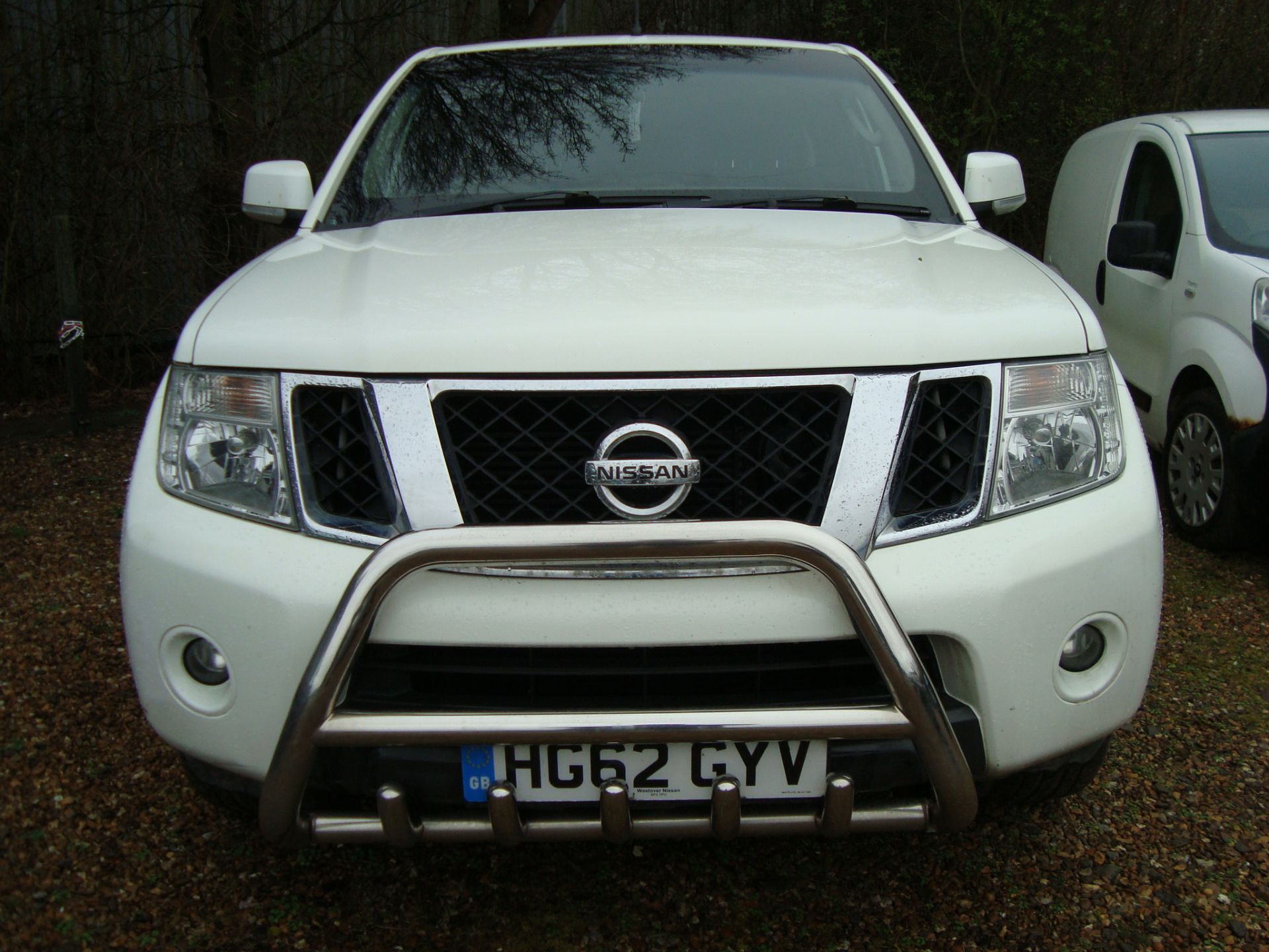 Nissan Navara Acenta 2.5 DCI diesel pick up truck - Image 3 of 10