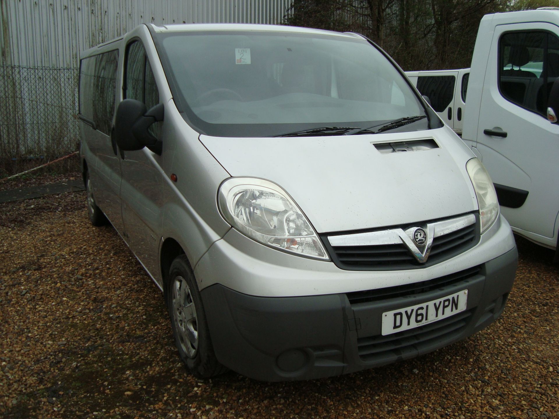 Vauxhall Vivaro 2900 CDTI 113 2.0 diesel long wheelbase six seat crew cab panel van