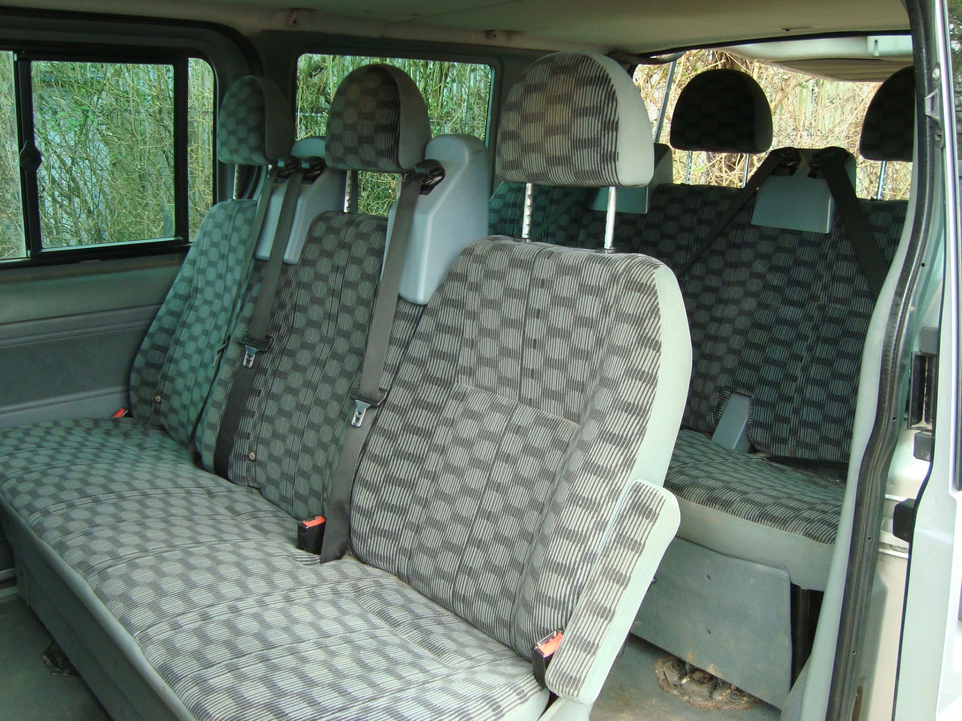 Ford Transit 125 T280 Trend 2.2 diesel nine seat minibus - Image 5 of 11