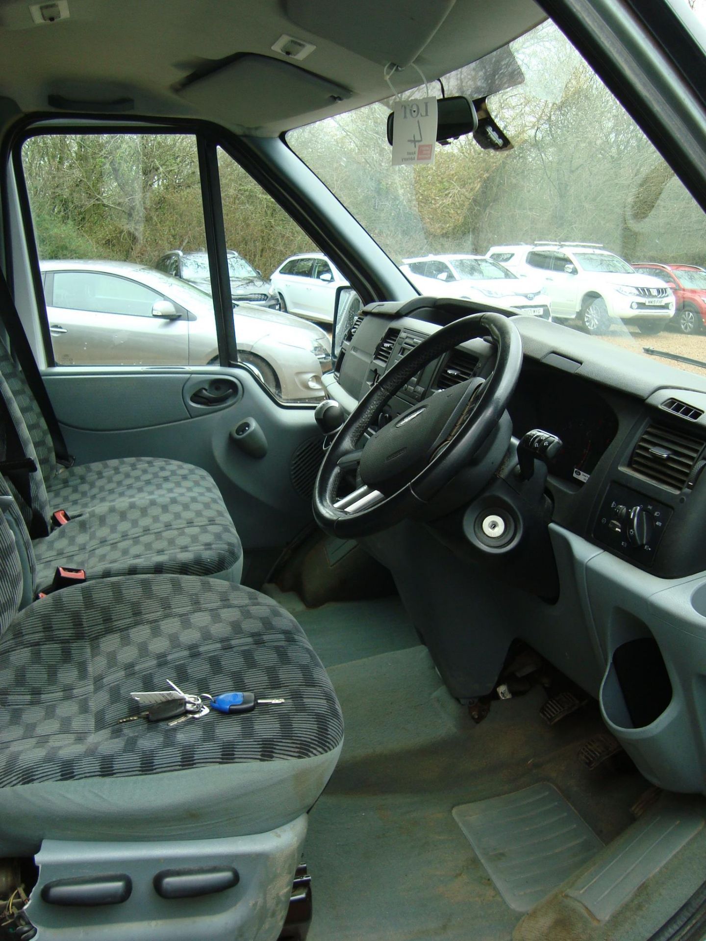 Ford Transit 125 T280 Trend 2.2 diesel nine seat minibus - Image 8 of 11