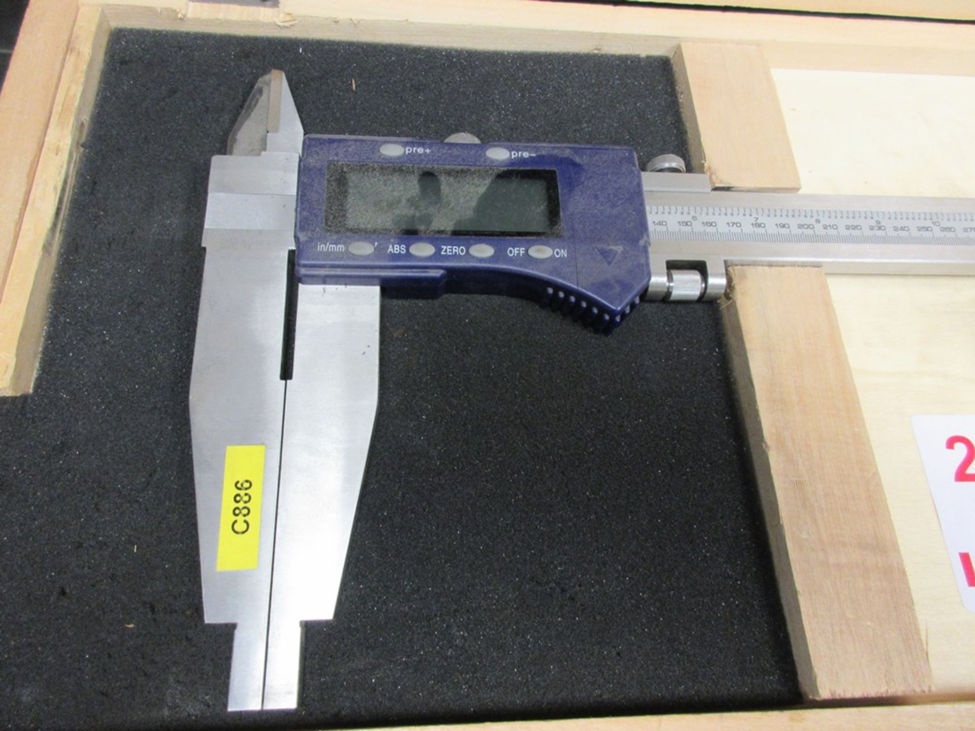 Unbadged electronic digital callipers - Image 2 of 3